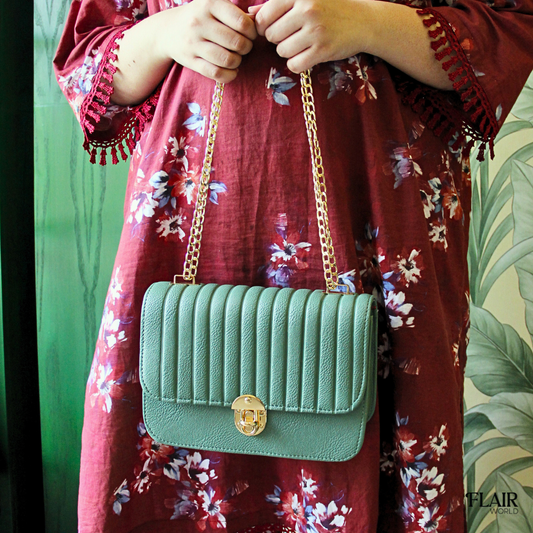 Embrace Convenience and Style: The Benefits of Carrying a Small Cross Body Chain Bag