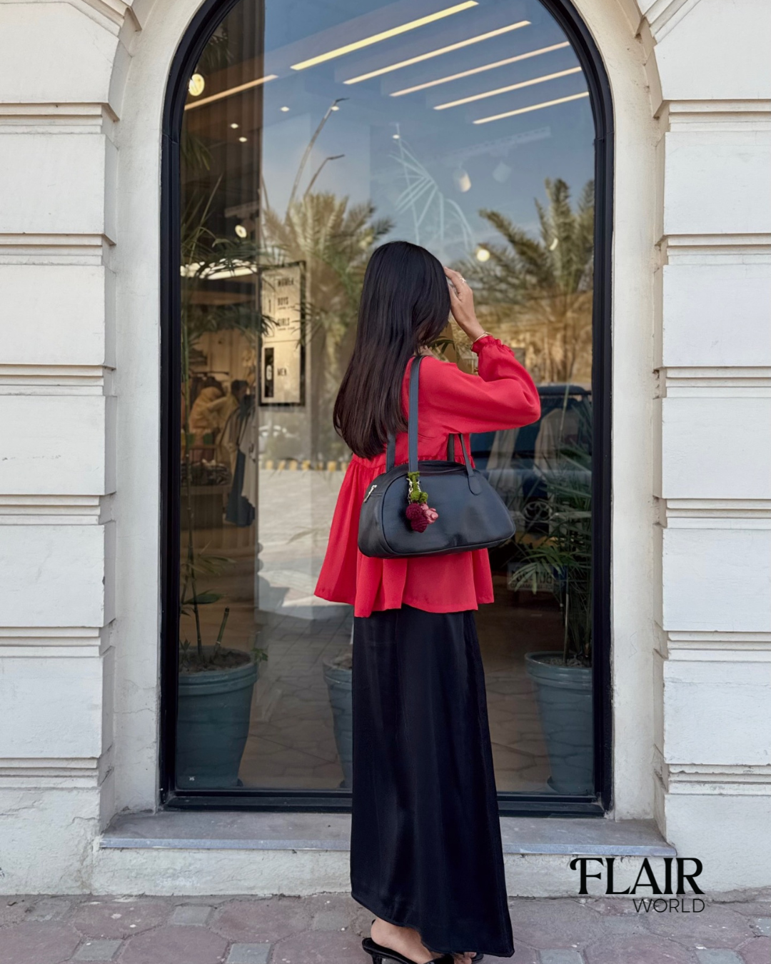 Lavisa Black Shoulder Bag