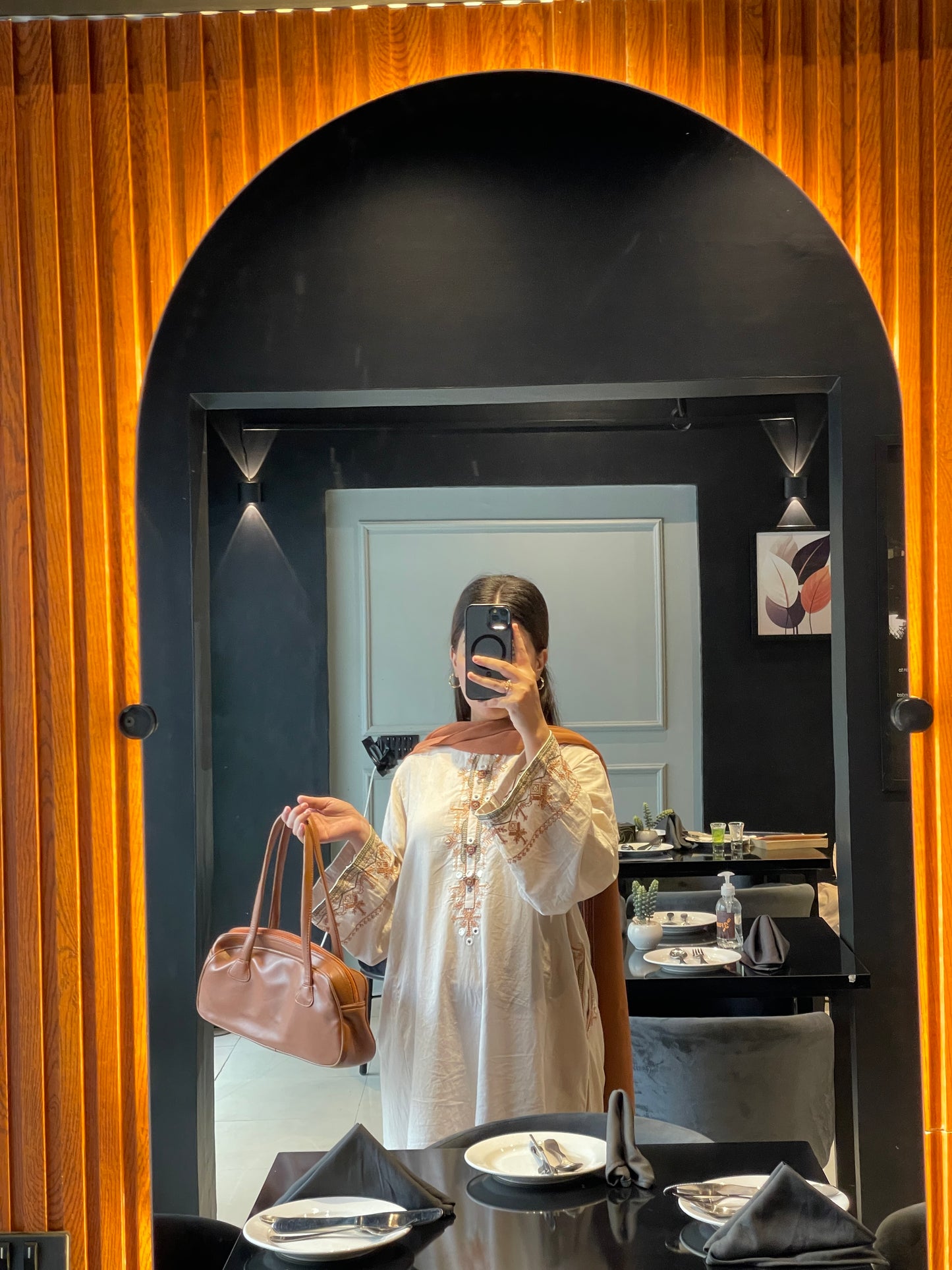 Lavisa Brown Shoulder Bag